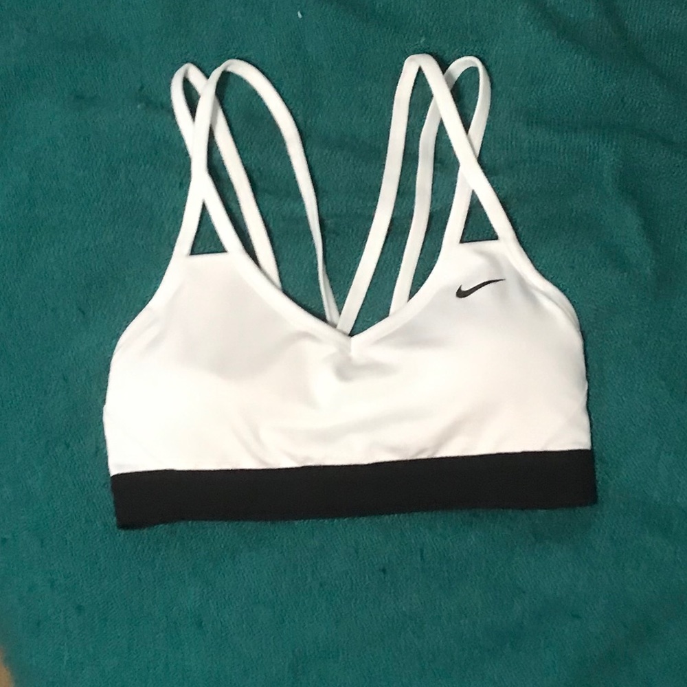 BUNDLE: NIKE Sports bra and Shorts!